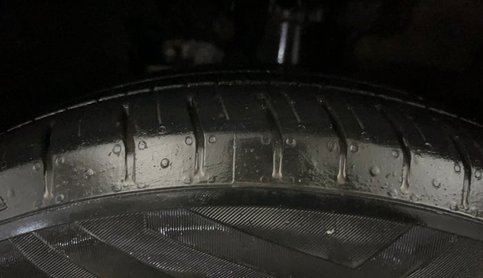 2019 Hyundai VENUE S 1.2, CNG, Manual, 58,157 km, Left Front Tyre Tread