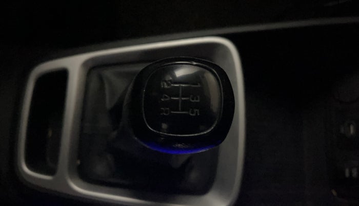 2019 Hyundai VENUE S 1.2, CNG, Manual, 58,157 km, Gear Lever