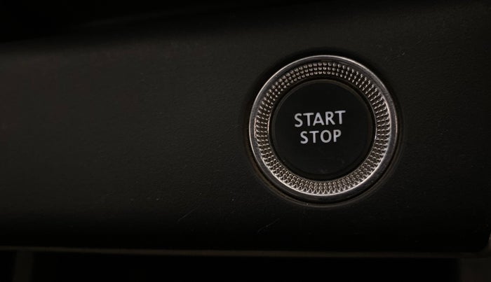 2021 Renault TRIBER RXZ, Petrol, Manual, 37,086 km, Keyless Start/ Stop Button