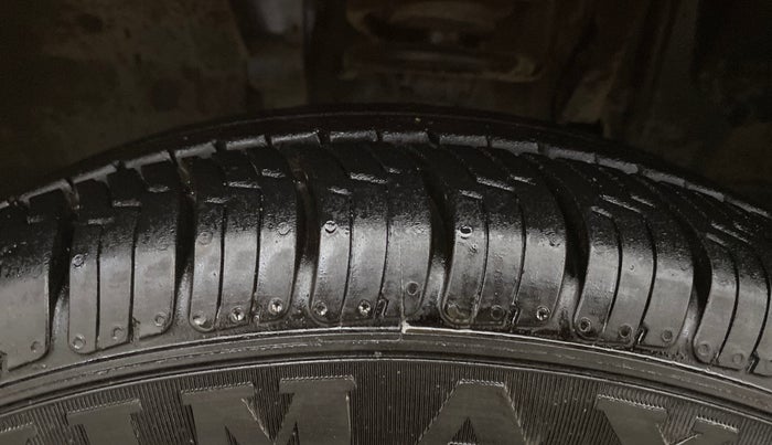 2021 Renault TRIBER RXZ, Petrol, Manual, 37,086 km, Left Front Tyre Tread