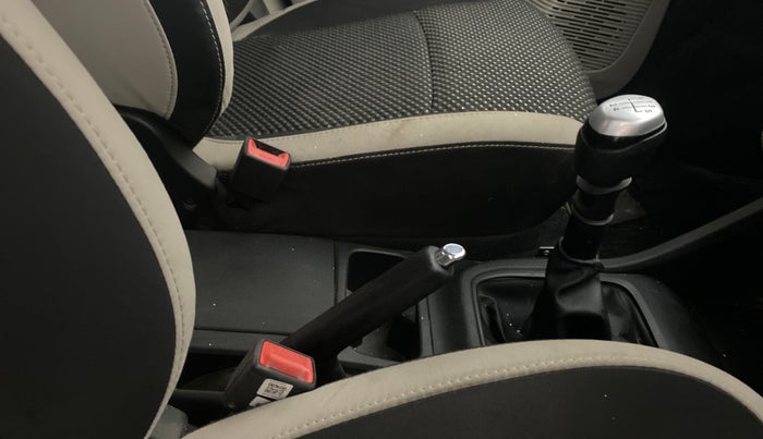 2021 Renault TRIBER RXZ, Petrol, Manual, 37,086 km, Gear Lever