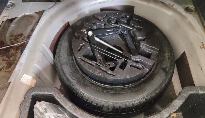 2016 Volkswagen Vento HIGHLINE PETROL AT, Petrol, Automatic, 89,415 km, Spare Tyre