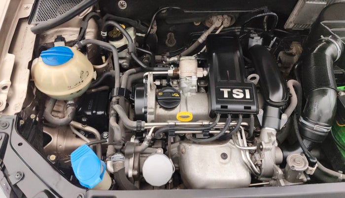 2016 Volkswagen Vento HIGHLINE PETROL AT, Petrol, Automatic, 89,415 km, Engine View - Right