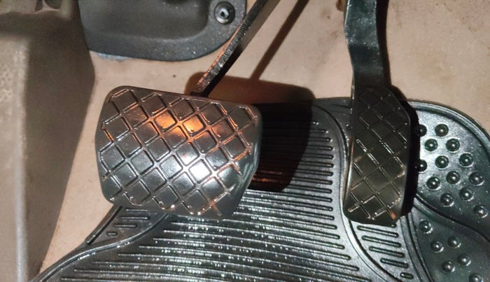 2016 Volkswagen Vento HIGHLINE PETROL AT, Petrol, Automatic, 89,415 km, Pedals