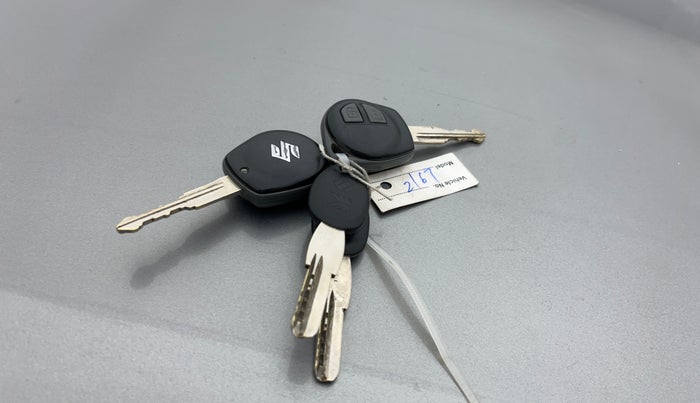 2015 Maruti Swift LXI (O), Petrol, Manual, 55,747 km, Key Close Up