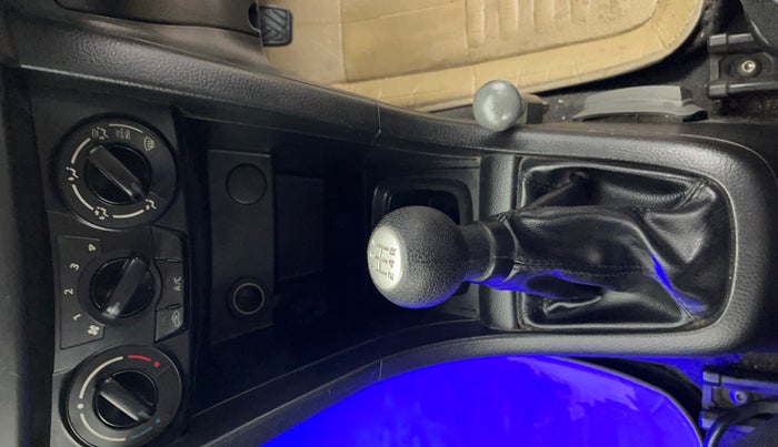 2015 Maruti Swift LXI (O), Petrol, Manual, 55,747 km, Gear Lever