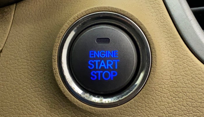 2014 Hyundai New Elantra 1.6 SX MT DIESEL, Diesel, Manual, 1,10,933 km, Keyless Start/ Stop Button