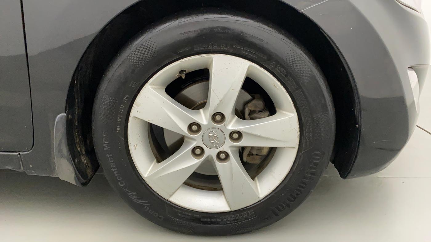 2014 Hyundai New Elantra 1.6 SX MT DIESEL, Diesel, Manual, 1,10,933 km, Right Front Wheel