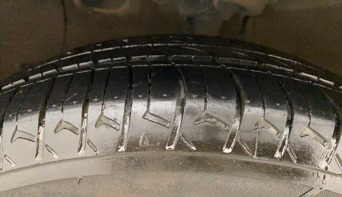 2015 Hyundai Xcent S 1.2, Petrol, Manual, 54,543 km, Left Front Tyre Tread