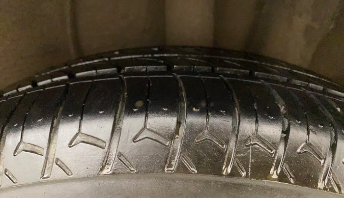 2015 Hyundai Xcent S 1.2, Petrol, Manual, 54,543 km, Left Rear Tyre Tread