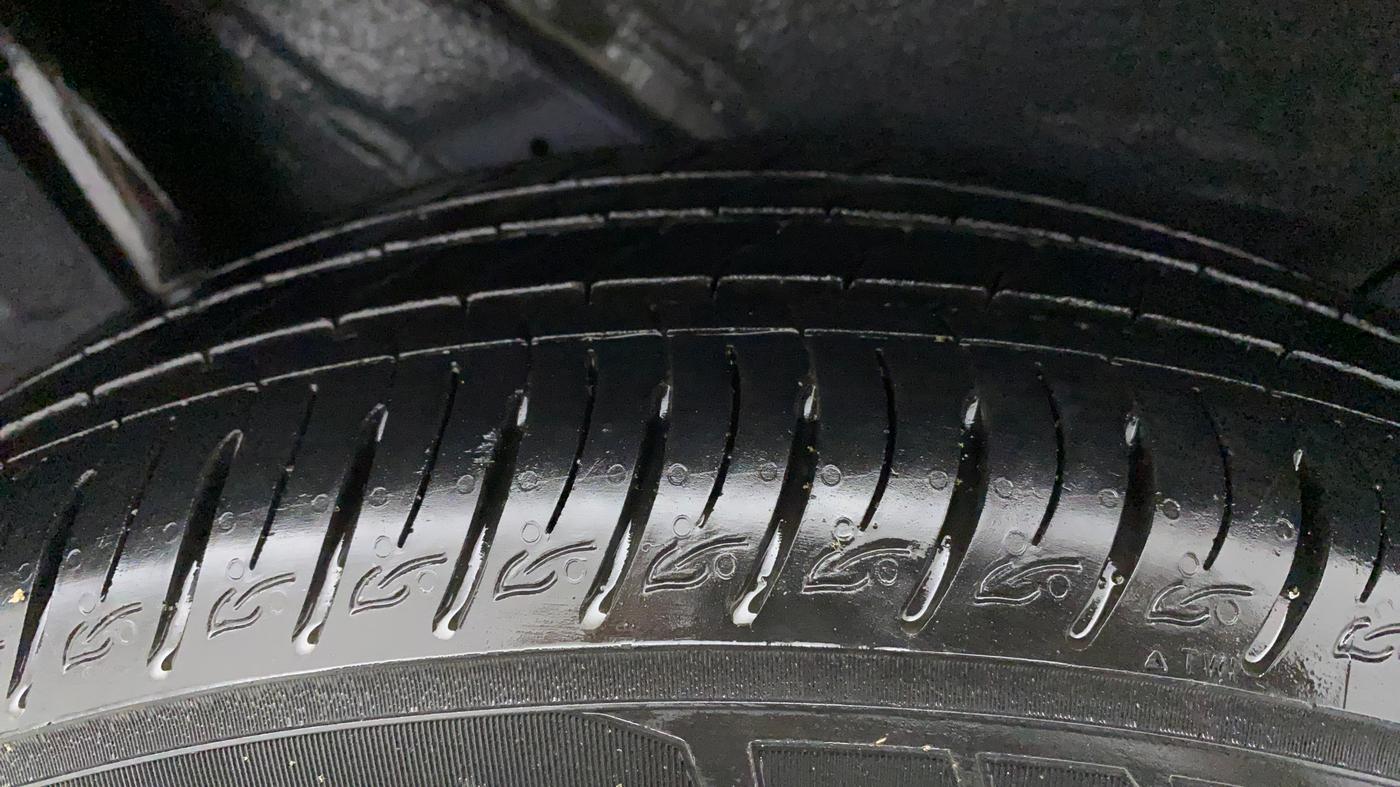 2021 Hyundai VENUE SX 1.0 TURBO, Petrol, Manual, 6,138 km, Right Rear Tyre Tread