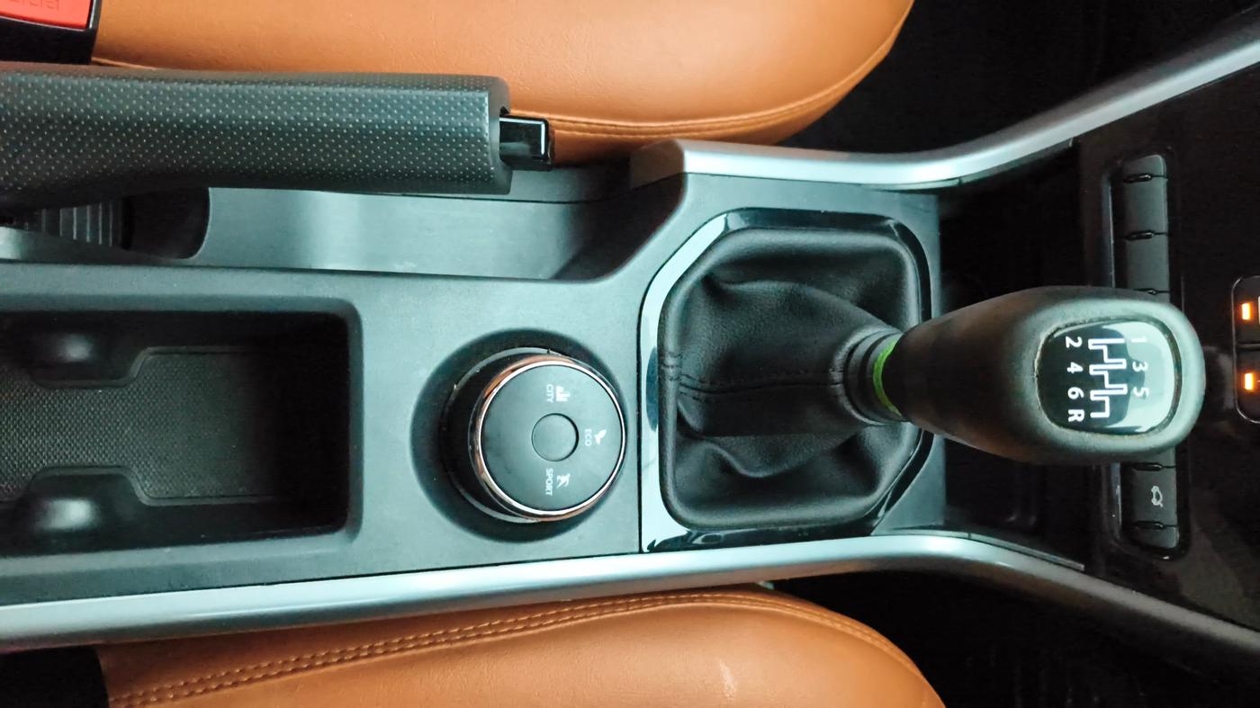 2023 Tata NEXON XM PETROL, Petrol, Manual, 13,801 km, Gear Lever