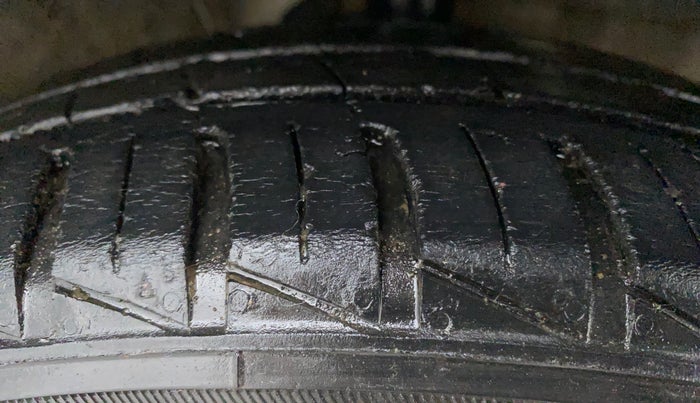 2021 Hyundai NEW SANTRO SPORTZ EXECUTIVE MT CNG, CNG, Manual, 49,337 km, Right Front Tyre Tread