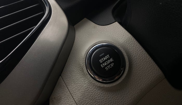 2021 Mahindra XUV300 W8 (O) 1.2 PETROL, Petrol, Manual, 42,423 km, Keyless Start/ Stop Button