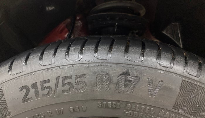 2021 Mahindra XUV300 W8 (O) 1.2 PETROL, Petrol, Manual, 42,423 km, Left Front Tyre Tread