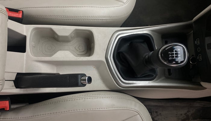 2021 Mahindra XUV300 W8 (O) 1.2 PETROL, Petrol, Manual, 42,423 km, Gear Lever