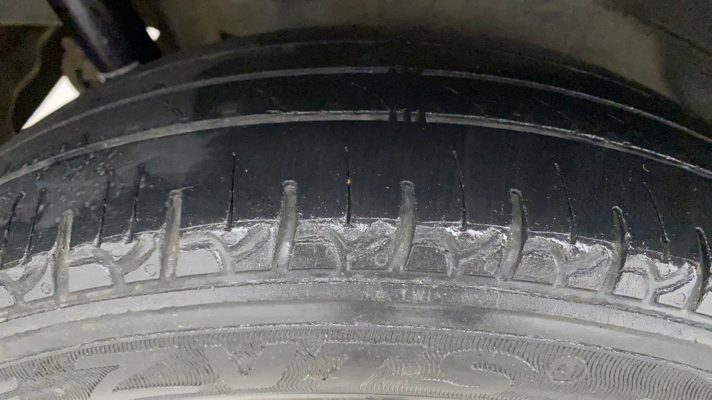 2016 Maruti Wagon R 1.0 VXI, Petrol, Manual, 99,271 km, Right Rear Tyre Tread