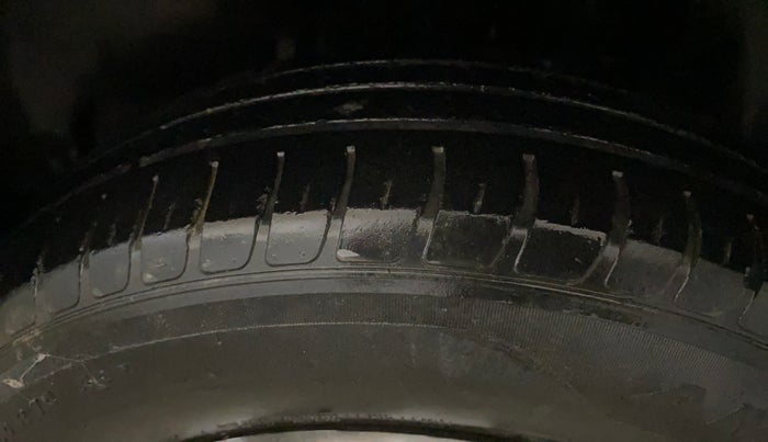 2018 Maruti Swift VXI AMT, Petrol, Automatic, 63,317 km, Left Rear Tyre Tread