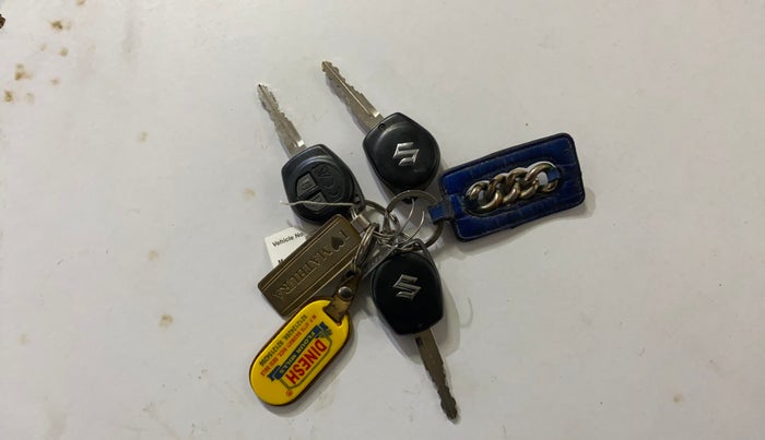 2018 Maruti Swift VXI AMT, Petrol, Automatic, 63,317 km, Key Close Up