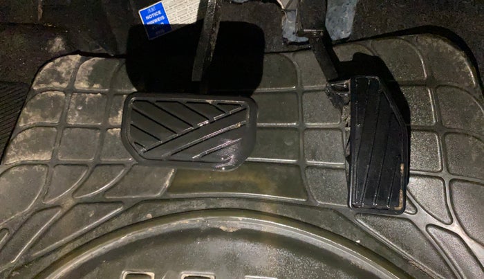 2018 Maruti Swift VXI AMT, Petrol, Automatic, 63,317 km, Pedals