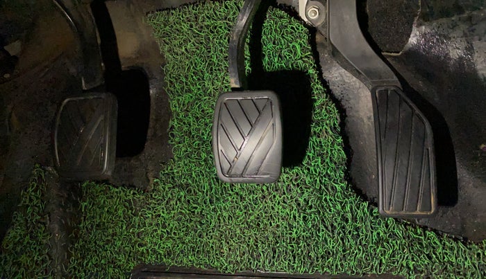 2021 Maruti Vitara Brezza LXI, Petrol, Manual, 79,363 km, Pedals