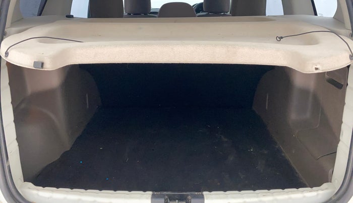 2018 Renault Duster RXS PETROL, Petrol, Manual, 63,610 km, Boot Inside