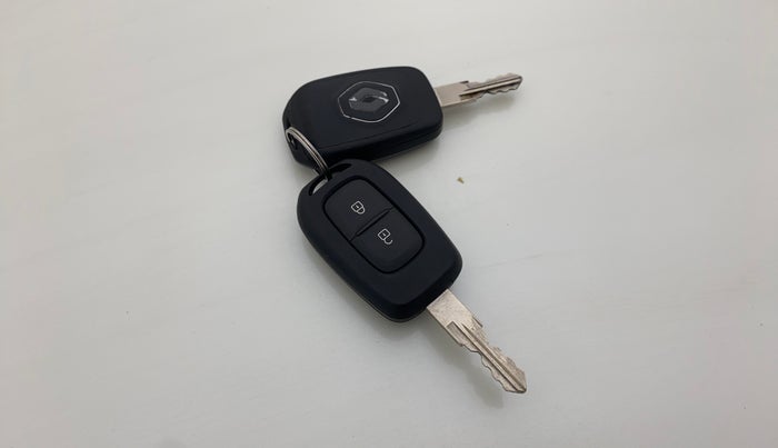 2018 Renault Duster RXS PETROL, Petrol, Manual, 63,610 km, Key Close Up