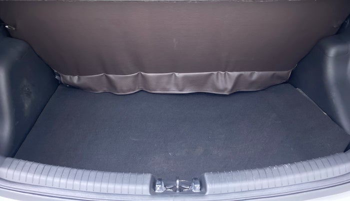 2019 Hyundai Grand i10 MAGNA 1.2 KAPPA VTVT, Petrol, Manual, 30,396 km, Boot Inside
