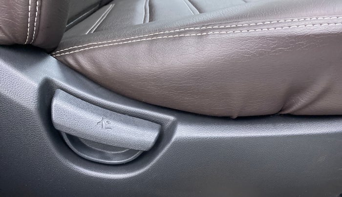 2019 Hyundai Grand i10 MAGNA 1.2 KAPPA VTVT, Petrol, Manual, 30,396 km, Driver Side Adjustment Panel