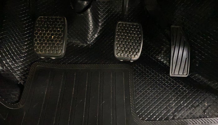 2017 Maruti Alto K10 VXI, Petrol, Manual, 47,172 km, Pedals