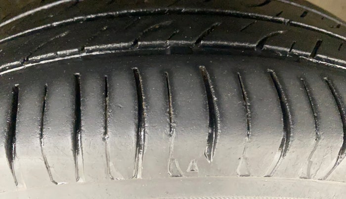 2017 Maruti Alto K10 VXI, Petrol, Manual, 47,172 km, Right Front Tyre Tread