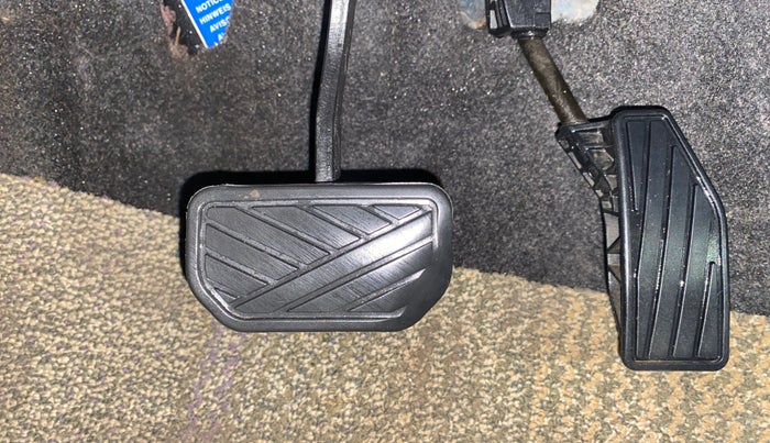 2018 Maruti Swift VXI AMT, Petrol, Automatic, 79,375 km, Pedals