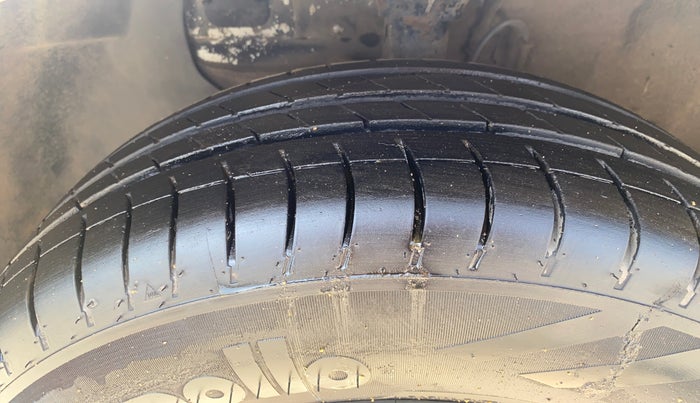 2017 Hyundai Elite i20 SPORTZ 1.2, Petrol, Manual, 58,247 km, Left Front Tyre Tread