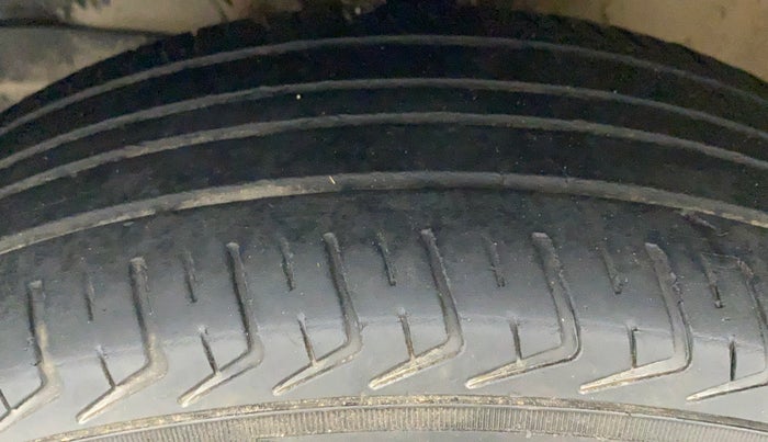 2022 Maruti New Wagon-R LXI CNG (O) 1.0, CNG, Manual, 41,453 km, Left Front Tyre Tread