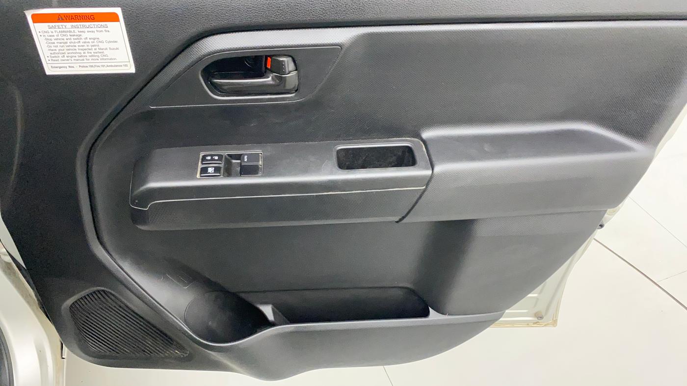 2022 Maruti New Wagon-R LXI CNG (O) 1.0, CNG, Manual, 41,453 km, Driver Side Door Panels Control