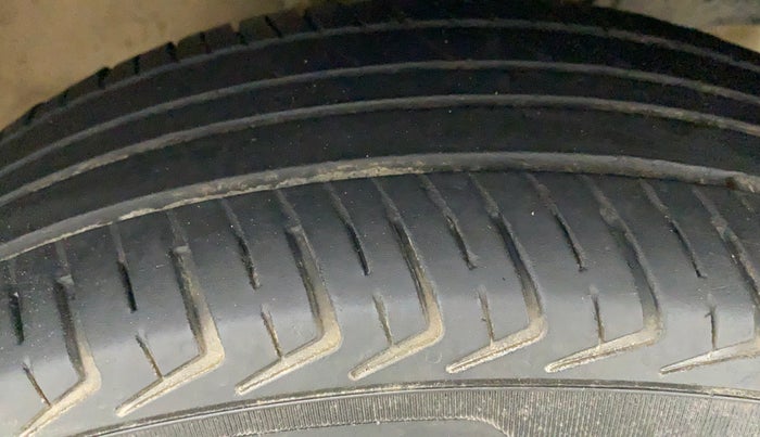2022 Maruti New Wagon-R LXI CNG (O) 1.0, CNG, Manual, 41,453 km, Right Front Tyre Tread