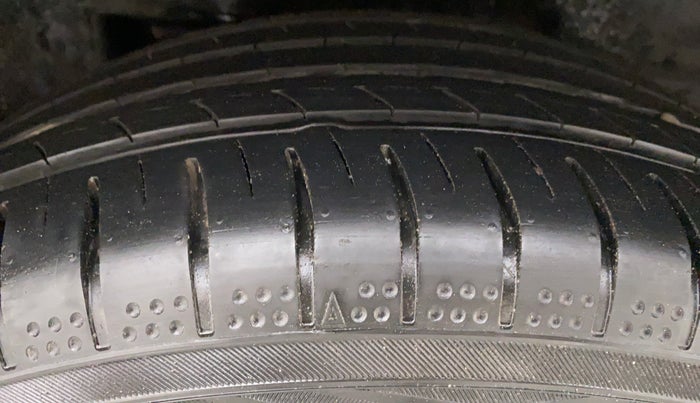 2013 Toyota Corolla Altis VL AT, Petrol, Automatic, 52,941 km, Left Rear Tyre Tread