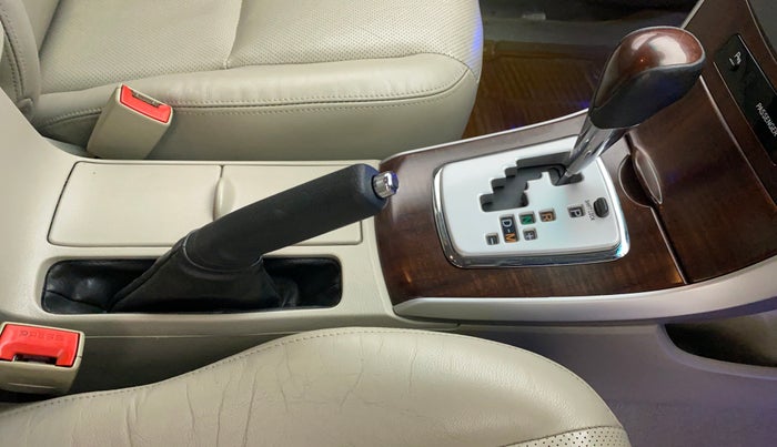 2013 Toyota Corolla Altis VL AT, Petrol, Automatic, 52,941 km, Gear Lever