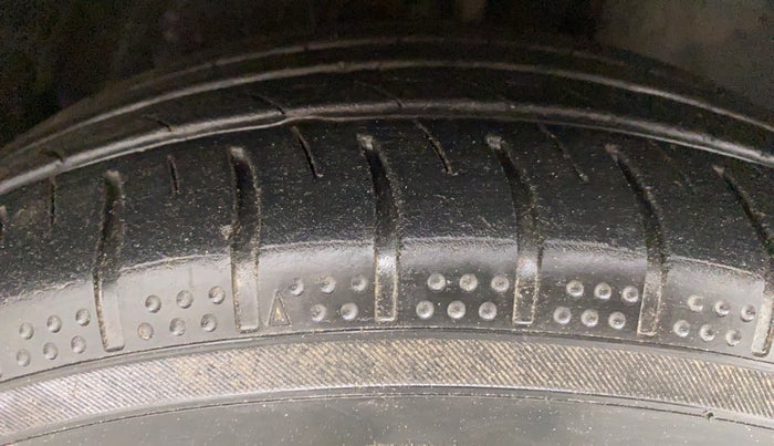 2013 Toyota Corolla Altis VL AT, Petrol, Automatic, 52,941 km, Right Front Tyre Tread