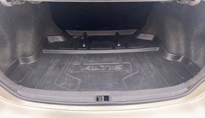 2013 Toyota Corolla Altis VL AT, Petrol, Automatic, 52,941 km, Boot Inside