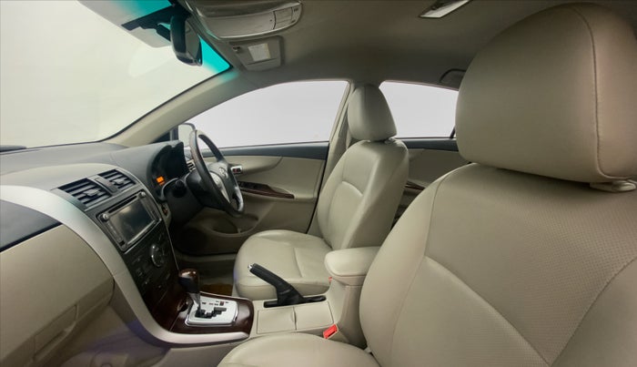 2013 Toyota Corolla Altis VL AT, Petrol, Automatic, 52,941 km, Right Side Front Door Cabin