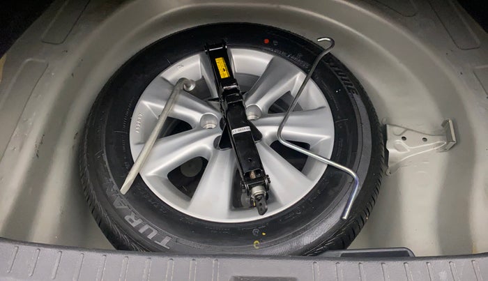 2013 Toyota Corolla Altis VL AT, Petrol, Automatic, 52,941 km, Spare Tyre