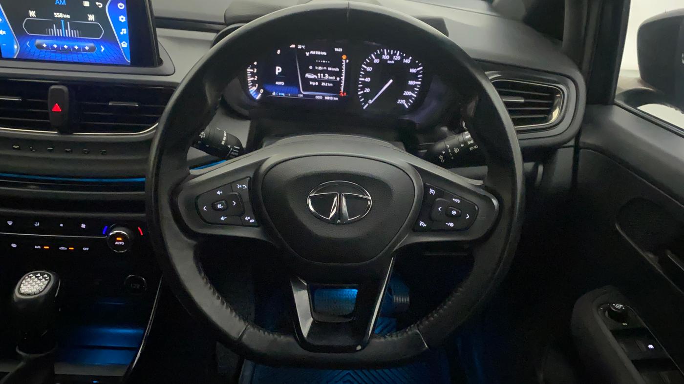 2022 Tata ALTROZ XZA PLUS DARK EDTION, Petrol, Automatic, 16,783 km, Steering Wheel Close Up