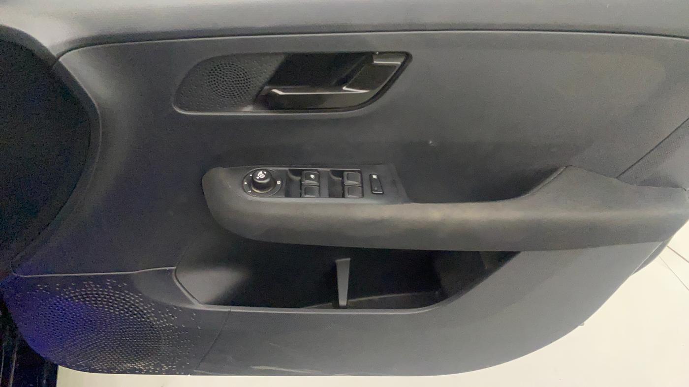 2022 Tata ALTROZ XZA PLUS DARK EDTION, Petrol, Automatic, 16,783 km, Driver Side Door Panels Control