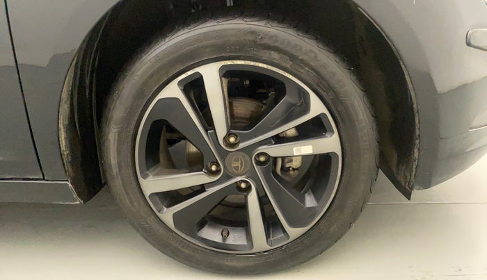 2022 Tata ALTROZ XZA PLUS DARK EDTION, Petrol, Automatic, 16,783 km, Right Front Wheel