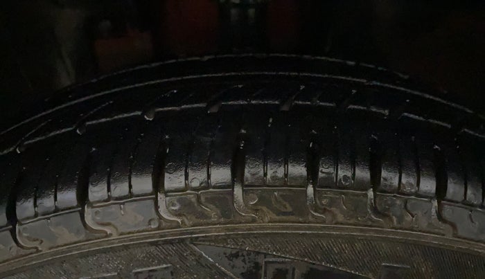 2016 Renault Kwid RXT 0.8, Petrol, Manual, 41,281 km, Left Front Tyre Tread