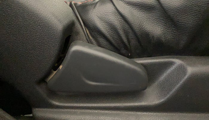 2016 Renault Kwid RXT 0.8, Petrol, Manual, 41,281 km, Driver Side Adjustment Panel