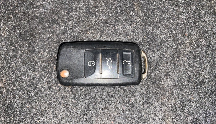 2016 Volkswagen Ameo TRENDLINE 1.2L, Petrol, Manual, 51,284 km, Key Close Up