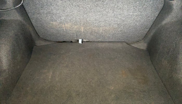 2016 Volkswagen Ameo TRENDLINE 1.2L, Petrol, Manual, 51,284 km, Boot Inside