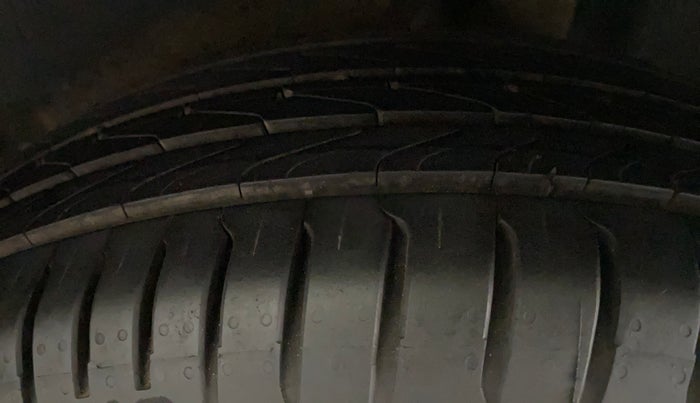 2016 Volkswagen Ameo TRENDLINE 1.2L, Petrol, Manual, 51,284 km, Left Rear Tyre Tread